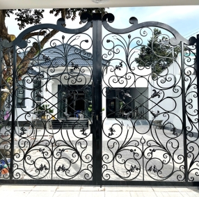 Mẫu cổng sắt mỹ nghệ 19