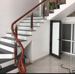 Mẫu cầu thang, lan can nhôm kính 11