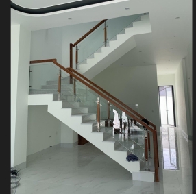 Mẫu cầu thang, lan can nhôm kính 15