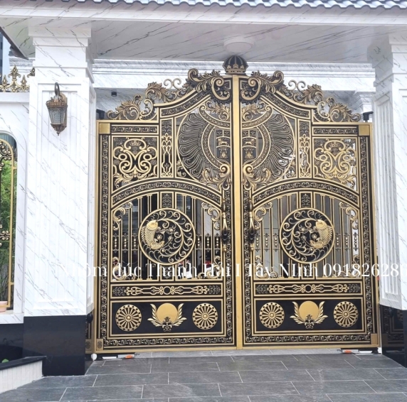 Mẫu cổng nhôm đúc - C14