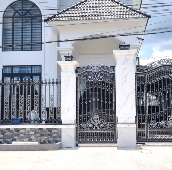 Mẫu cổng nhôm đúc - C39