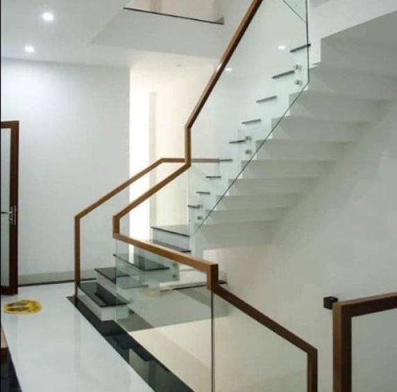 Mẫu cầu thang, lan can nhôm kính 8