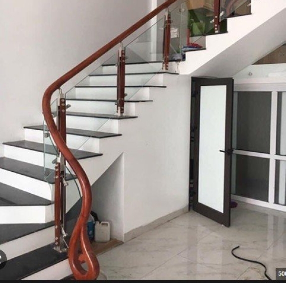 Mẫu cầu thang, lan can nhôm kính 11